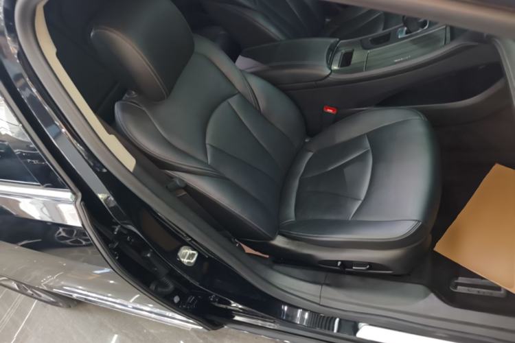 Used Buick LaCrosse 2020 652T Luxury Version Right Front Seat