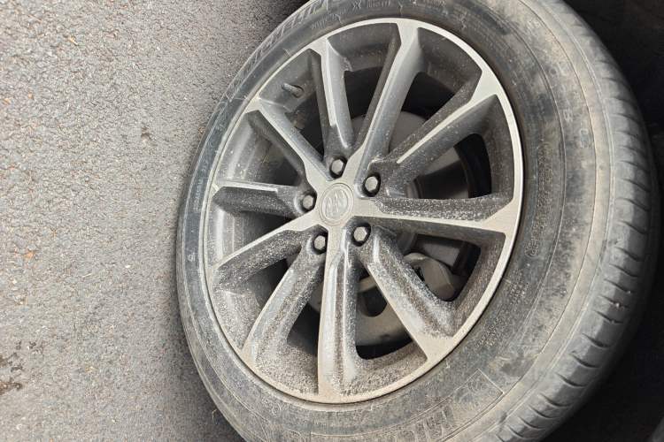 Used Buick LaCrosse 2020 652T Luxury Version Right Front Wheel Hub