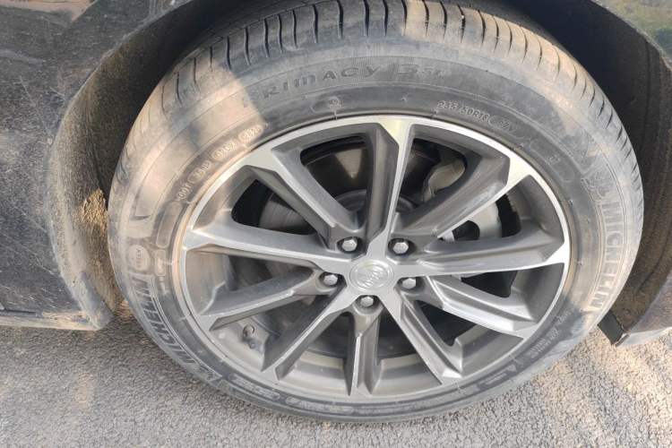 Used Buick LaCrosse 2020 652T Luxury Version Right Front Wheel Hub