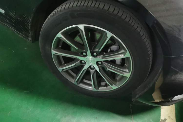 Used Buick LaCrosse 2020 652T Luxury Version Right Front Wheel Hub