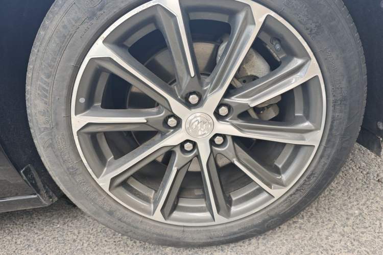 Used Buick LaCrosse 2020 652T Luxury Version Right Front Wheel Hub