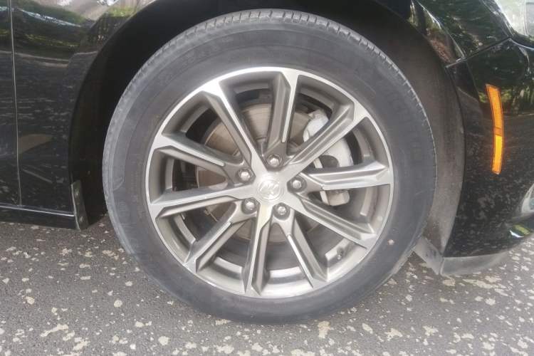 Used Buick LaCrosse 2020 652T Luxury Version Right Front Wheel Hub