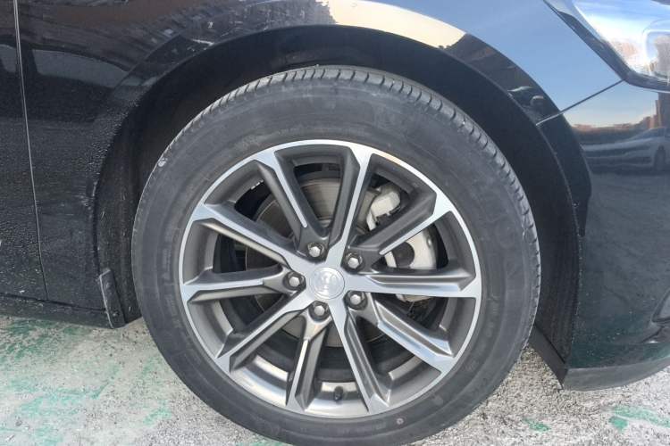 Used Buick LaCrosse 2020 652T Luxury Version Right Front Wheel Hub