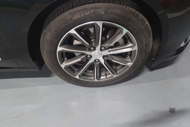 Used Buick LaCrosse 2020 652T Luxury Version Right Front Wheel Hub