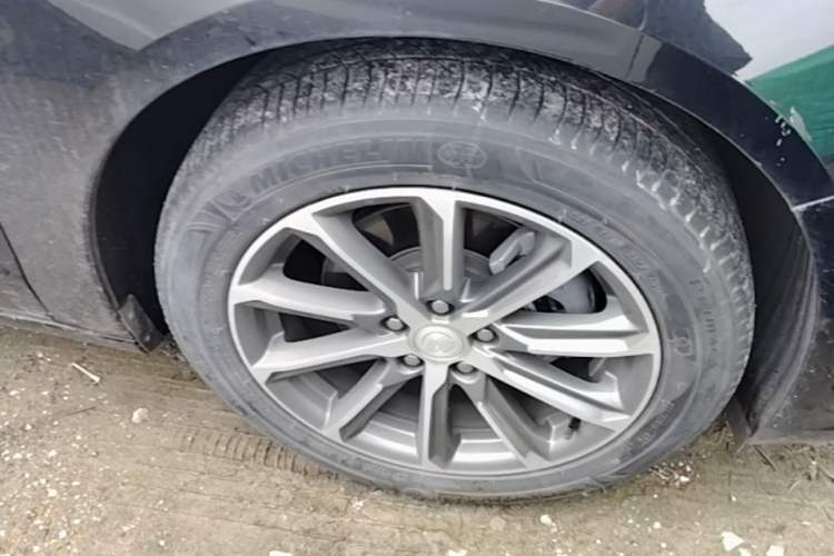 Used Buick LaCrosse 2020 652T Luxury Version Right Front Wheel Hub