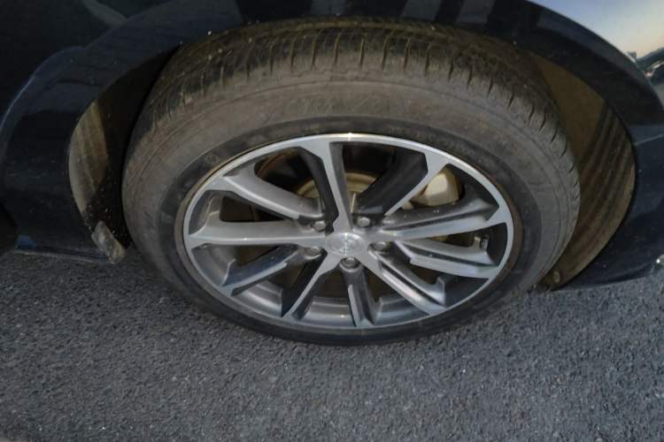 Used Buick LaCrosse 2020 652T Luxury Version Right Front Wheel Hub