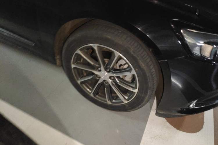 Used Buick LaCrosse 2020 652T Luxury Version Right Front Wheel Hub