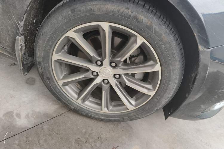 Used Buick LaCrosse 2020 652T Luxury Version Right Front Wheel Hub