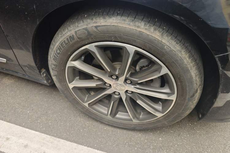 Used Buick LaCrosse 2020 652T Luxury Version Right Front Wheel Hub