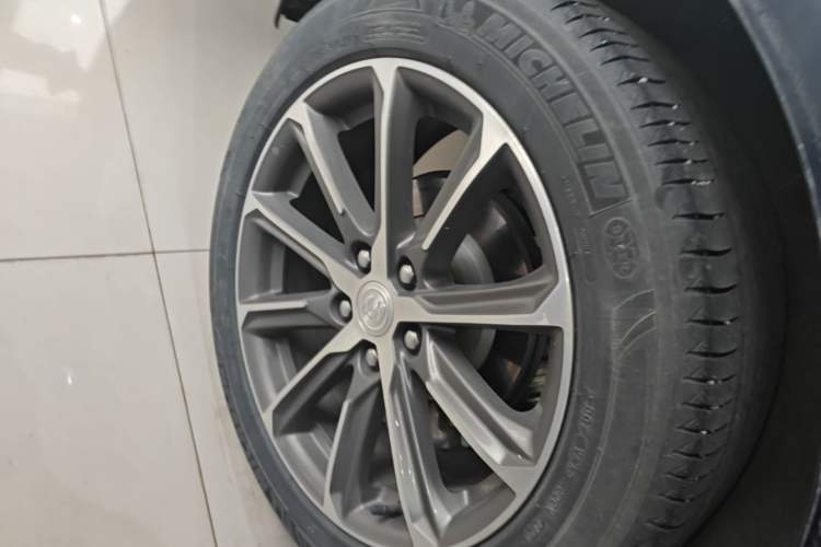 Used Buick LaCrosse 2020 652T Luxury Version Right Rear Wheel Hub