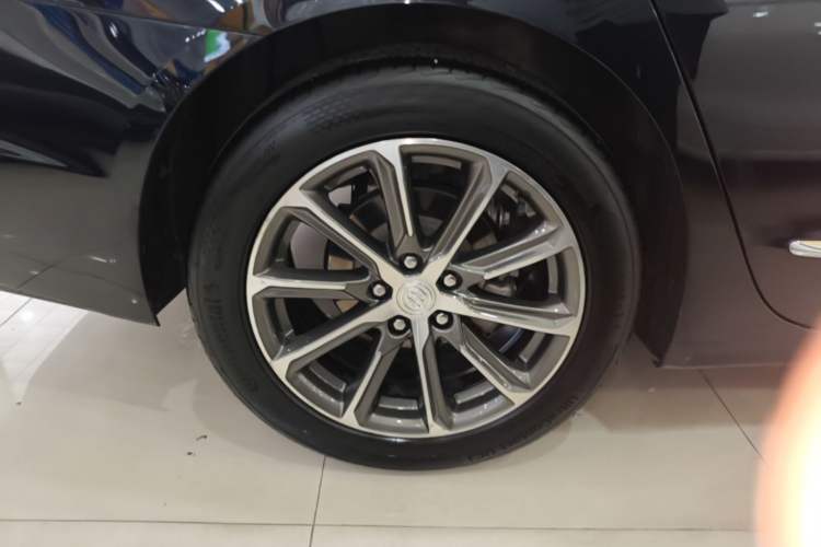 Used Buick LaCrosse 2020 652T Elite Edition Right Rear Wheel Hub