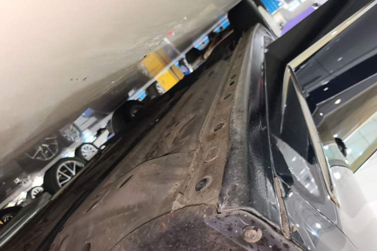 Used Buick LaCrosse 2020 652T Elite Edition Right Side Sill