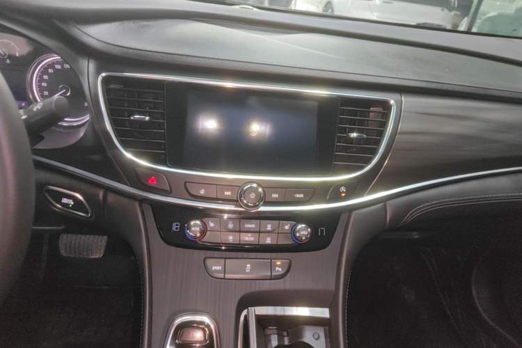 Used Buick LaCrosse 2020 652T Luxury Version Audio And AC Panel