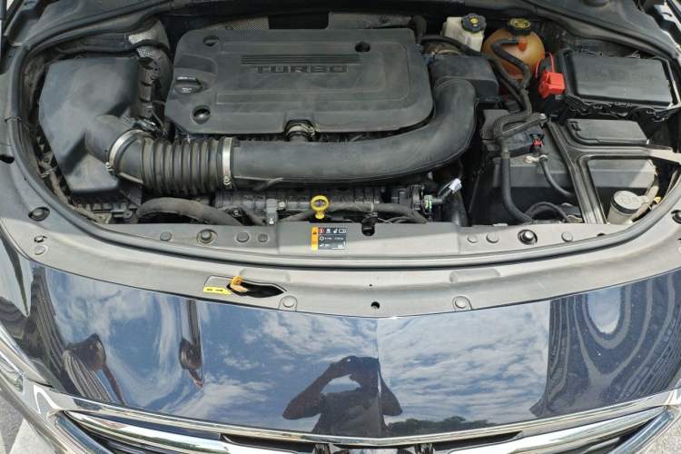 Used Buick LaCrosse 2020 652T Luxury Version Engine Bay