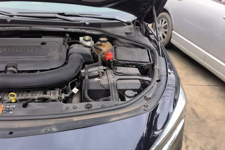 Used Buick LaCrosse 2020 652T Luxury Version Engine Bay Left
