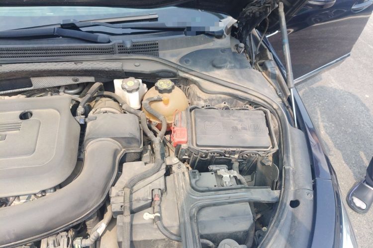 Used Buick LaCrosse 2020 652T Luxury Version Engine Bay Left