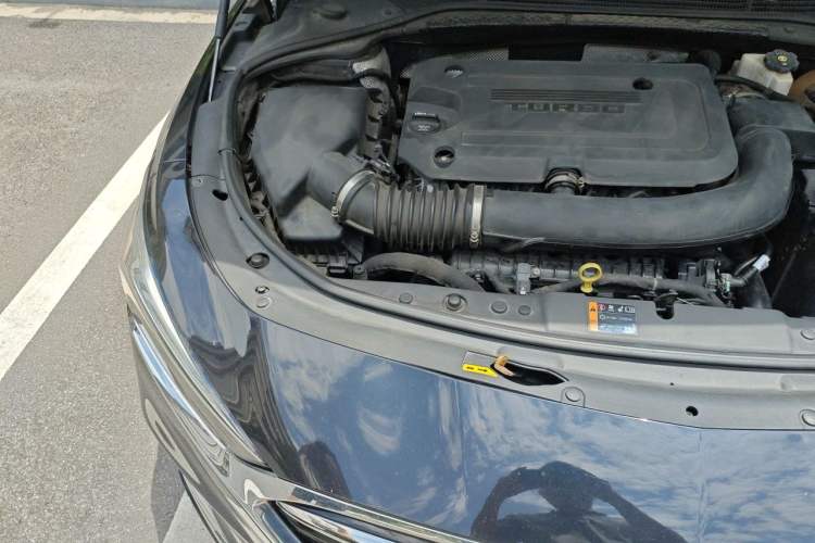 Used Buick LaCrosse 2020 652T Luxury Version Engine Bay Right