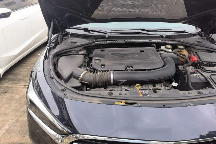 Used Buick LaCrosse 2020 652T Luxury Version Engine Bay Right