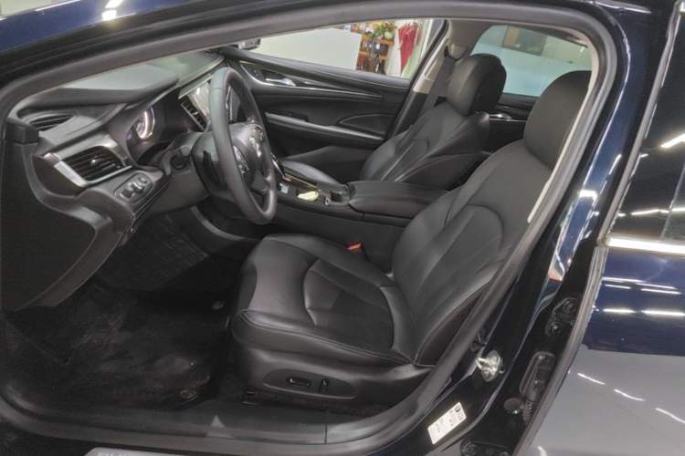 Used Buick LaCrosse 2020 652T Luxury Version Left Front Seat