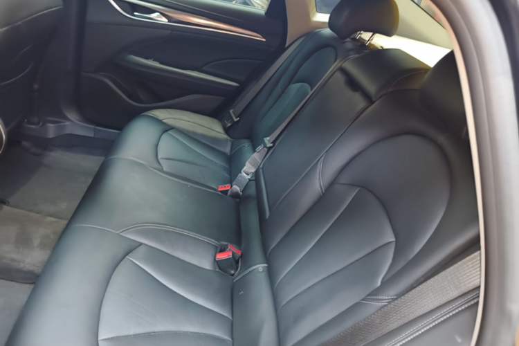 Used Buick LaCrosse 2020 652T Luxury Version Left Rear Seat