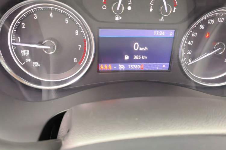 Used Buick LaCrosse 2020 652T Luxury Version Odometer Close Up