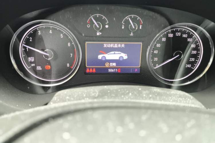 Used Buick LaCrosse 2020 652T Luxury Version Odometer Close Up