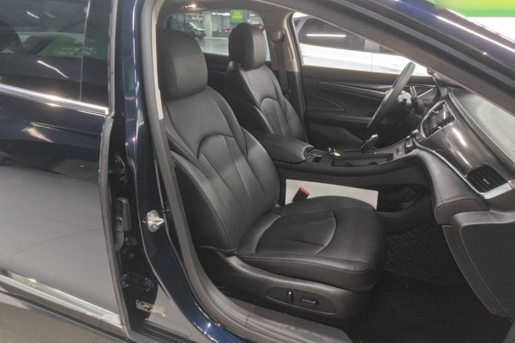 Used Buick LaCrosse 2020 652T Luxury Version Right Front Seat