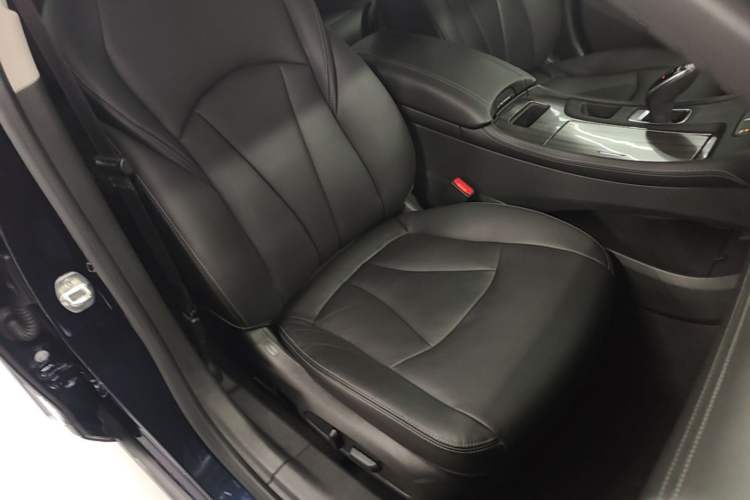 Used Buick LaCrosse 2020 652T Luxury Version Right Front Seat