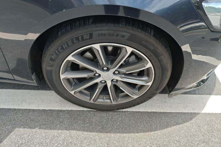 Used Buick LaCrosse 2020 652T Luxury Version Right Front Wheel Hub