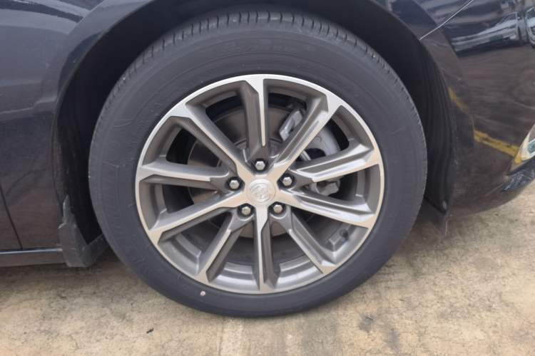 Used Buick LaCrosse 2020 652T Luxury Version Right Front Wheel Hub