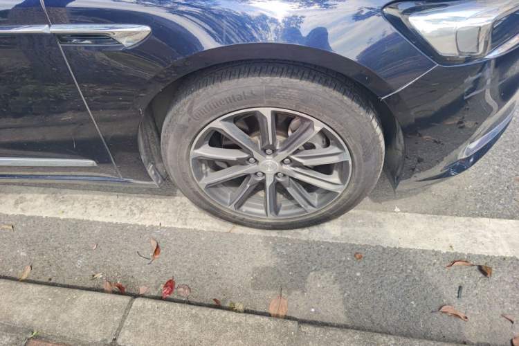 Used Buick LaCrosse 2020 652T Elite Edition Right Front Wheel Hub