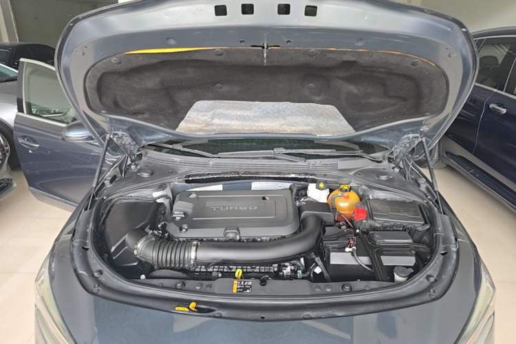Used Buick LaCrosse 2020 652T Luxury Version Engine Bay