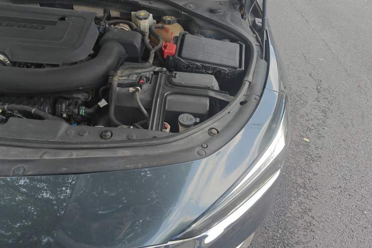 Used Buick LaCrosse 2020 652T Luxury Version Engine Bay Left