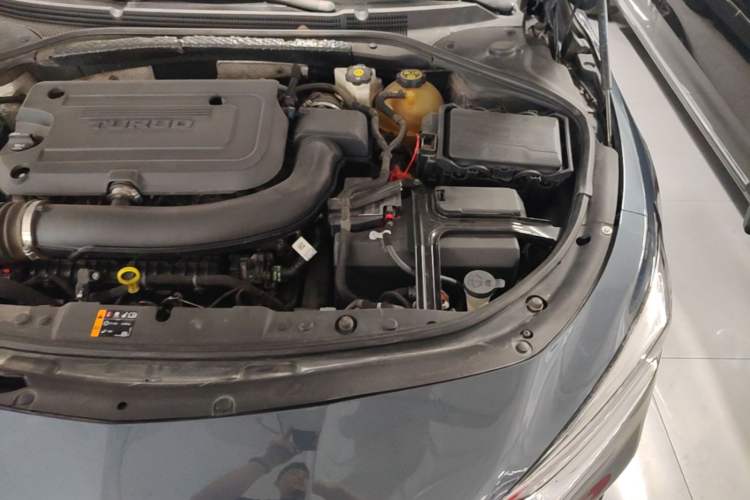 Used Buick LaCrosse 2020 652T Luxury Version Engine Bay Left