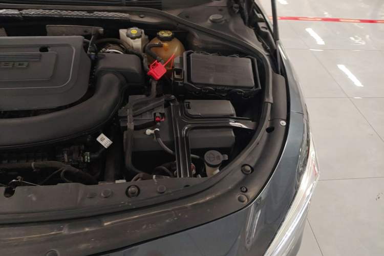 Used Buick LaCrosse 2020 652T Luxury Version Engine Bay Left
