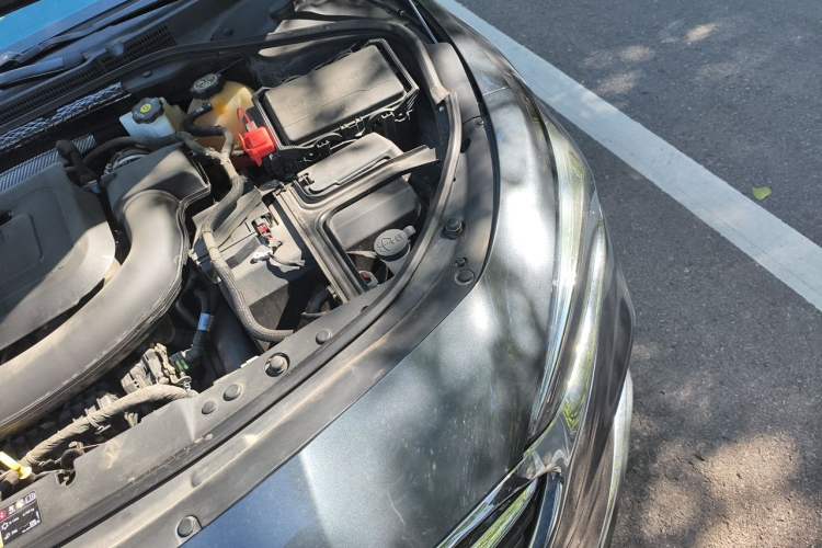Used Buick LaCrosse 2020 652T Luxury Version Engine Bay Left