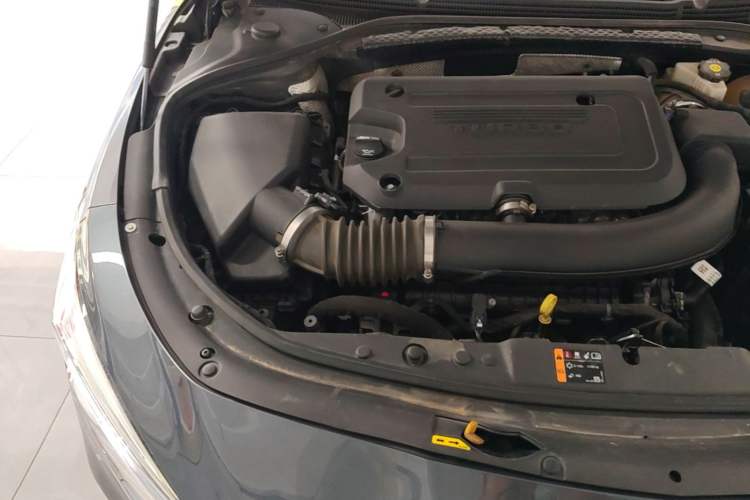 Used Buick LaCrosse 2020 652T Luxury Version Engine Bay Right