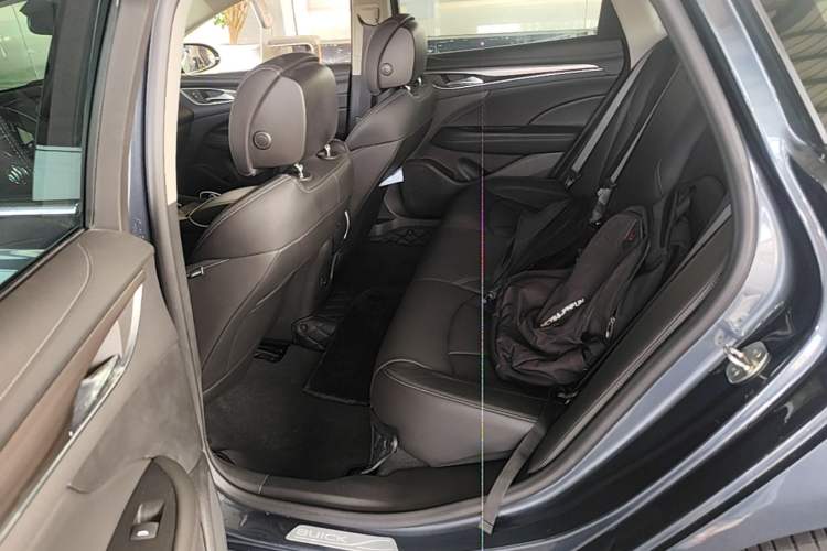Used Buick LaCrosse 2020 652T Luxury Version Left Rear Seat