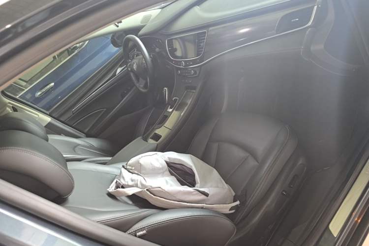 Used Buick LaCrosse 2020 652T Luxury Version Right Front Seat