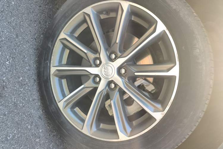Used Buick LaCrosse 2020 652T Luxury Version Right Front Wheel Hub