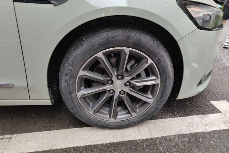Used Buick LaCrosse 2020 652T Prestige Edition Right Front Wheel Hub
