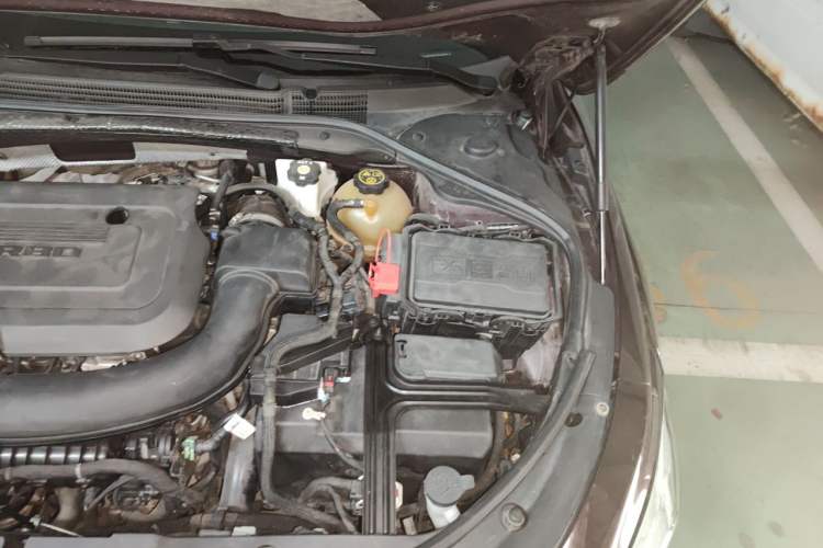 Used Buick LaCrosse 2020 Avenir Avia Flagship Model Engine Bay Left
