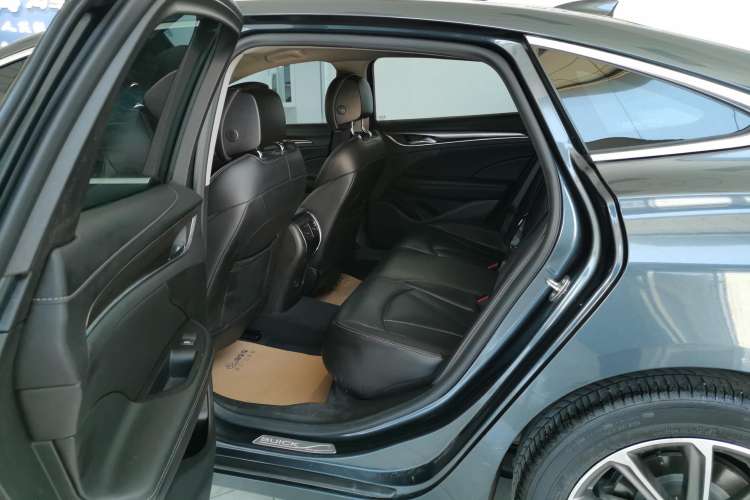 Used Buick LaCrosse 2020 652T Luxury Version Right Rear Seat
