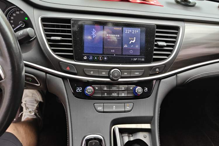 Used Buick LaCrosse 2021 652T Luxury Model Audio And AC Panel