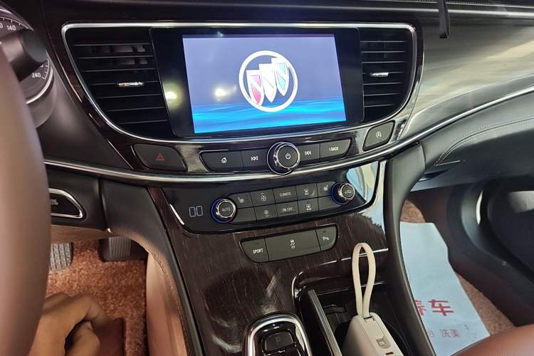 Used Buick LaCrosse 2021 652T Luxury Model Audio And AC Panel