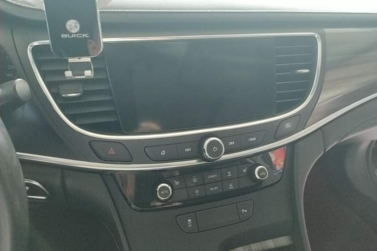 Used Buick LaCrosse 2021 552T Luxury Version Audio And AC Panel