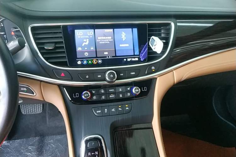 Used Buick LaCrosse 2021 652T Premium Edition Audio And AC Panel
