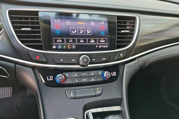 Used Buick LaCrosse 2021 552T Luxury Version Audio And AC Panel