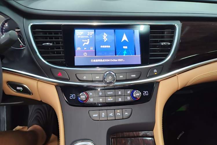 Used Buick LaCrosse 2021 652T Premium Edition Audio And AC Panel