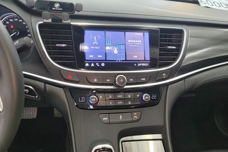 Used Buick LaCrosse 2021 652T Luxury Model Audio And AC Panel